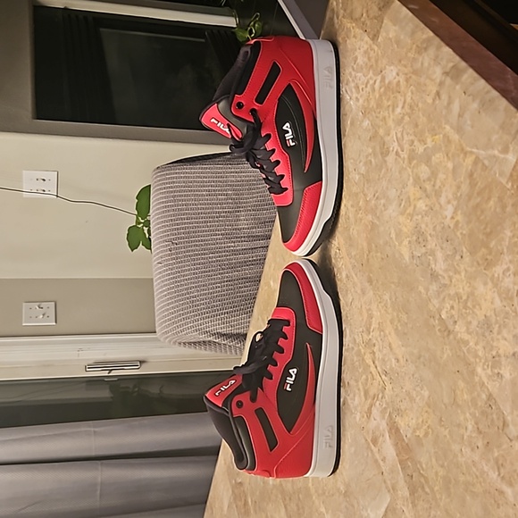 New Fila red and black shoes worn 2 or 3 times - Picture 2 of 5